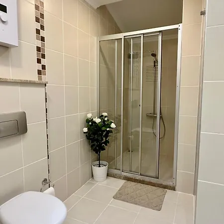 Wonderful 3 Bed Duplex In Sought After Prime Community