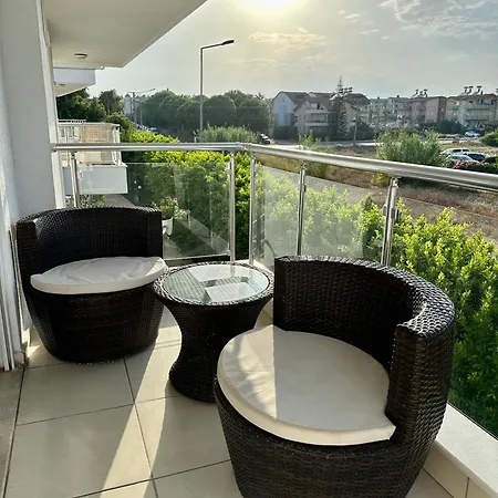 Wonderful 3 Bed Duplex In Sought After Prime Community Apartamento *