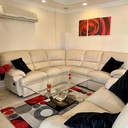 Apartamento Wonderful 3 Bed Duplex In Sought After Prime Community