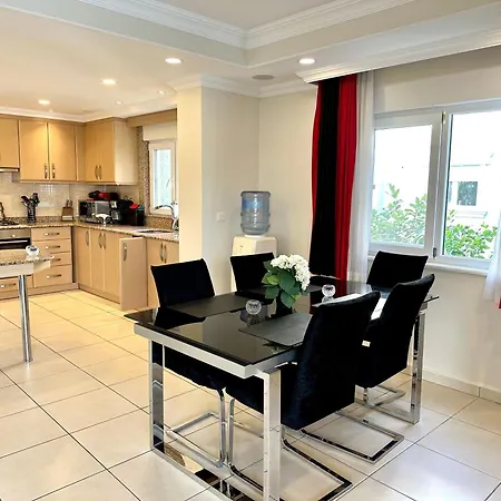 Wonderful 3 Bed Duplex In Sought After Prime Community Side