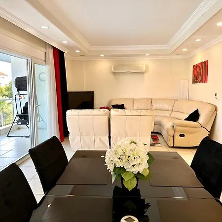 Wonderful 3 Bed Duplex In Sought After Prime Community *