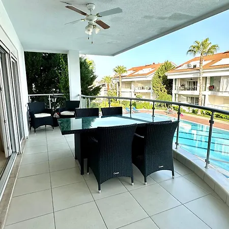 Wonderful 3 Bed Duplex In Sought After Prime Community